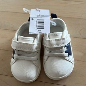 Carters size 3 shoe